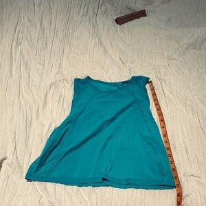 Lululemon Cropped Sculpt Teal turquoise  Athletic Sleeveless Top sz 8 tank top